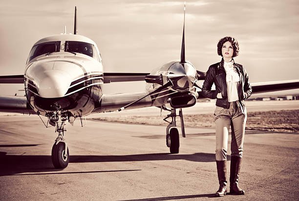 Vintage-Woman-Pilot flight school