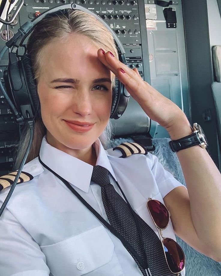 Woman-Pilot-Airline flight school